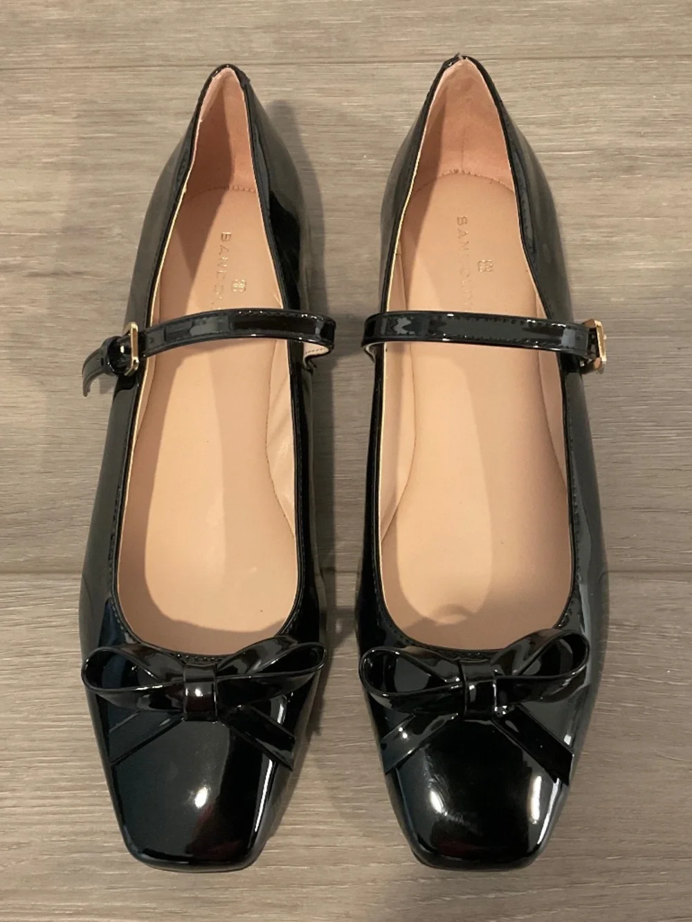 BANDOLINO Juletta  Flat Mary Jane’s in Black Patent Bow Accent Size 9 NEW